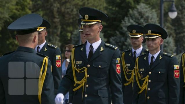52 de absolvenți ai Academiei Militare Alexandru cel Bun au primit diplomele de licență și gradul de locotenent