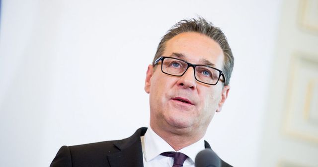 Strache mégsem lesz EP-képviselő