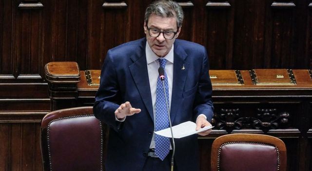 Giorgetti pizzica le banche, 'ora aiutino le famiglie'