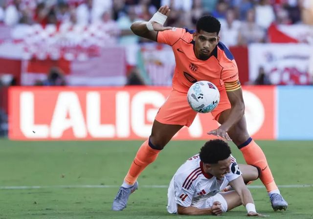 Directo | Alexis Sánchez adelanta al Sevilla de penalti