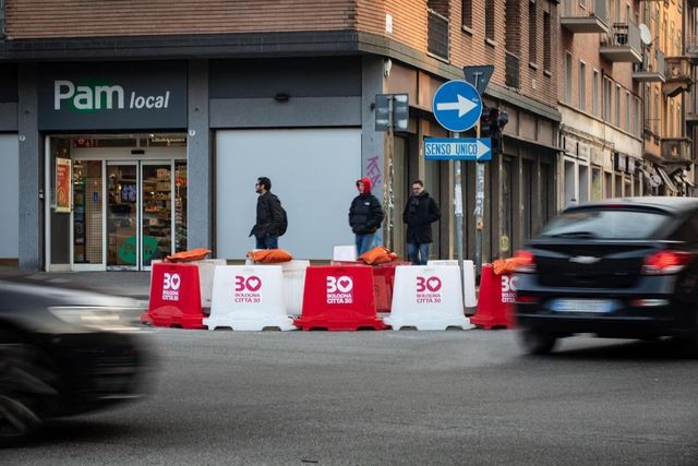 Città 30, in 6 mesi a Bologna con limite a 30 km risparmio di 150 ml euro grazie a riduzione di incidenti, morti e feriti