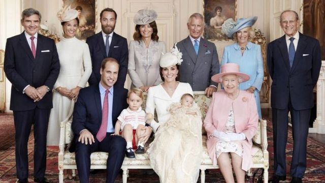 Familia regală din Marea Britanie nu va purta uniforme militare la înmormântarea Prințului Philip, pentru a nu-l stânjeni pe Harry
