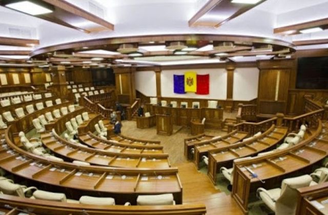 5 partide care ar accede în Parlament în cazul unor alegeri anticipate