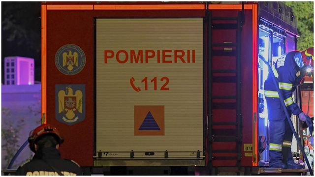 Panică într-un bloc din Piatra Neamț. 15 oameni evacuați, după izbucnirea unui incendiu