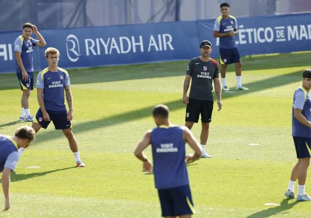 El Atlético aspira a redimirse y sumar sus primeros puntos