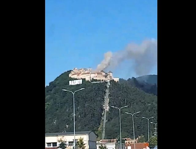 Incendiu la Cetatea Râșnov