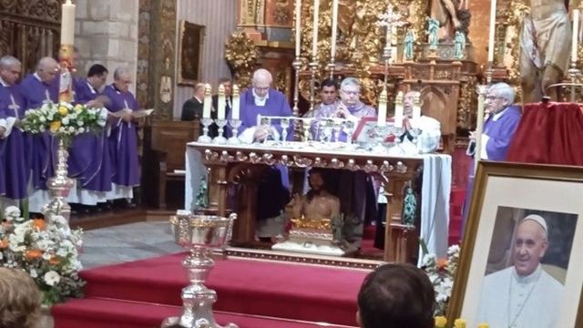 El arzobispo de Valencia presidirá el lunes en la Catedral la Misa funeral por el Papa Francisco