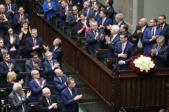 Folytathatja munkáját a régi-új lengyel kormány