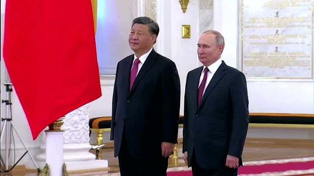 Putin îl primește pe Xi la Kremlin pentru discuții oficiale