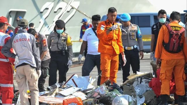 Покупателей упавшего Boeing 737 назвали идиотами за просьбу переобучить пилотов