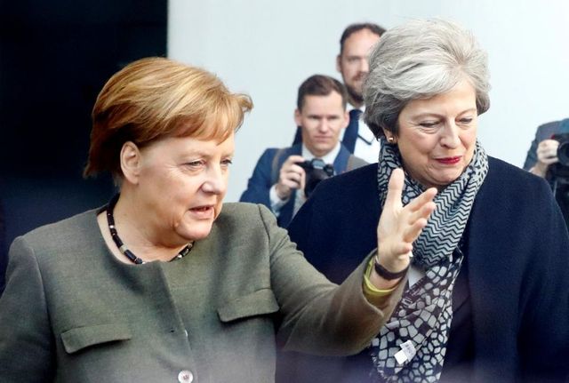 Merkelová a Mayová jednaly o tom, jak zabránit brexitu bez dohody