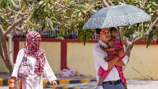 IMD Issues Fresh Red Alert For Delhi As Heatwave Continues, Mercury Crosses 45°C