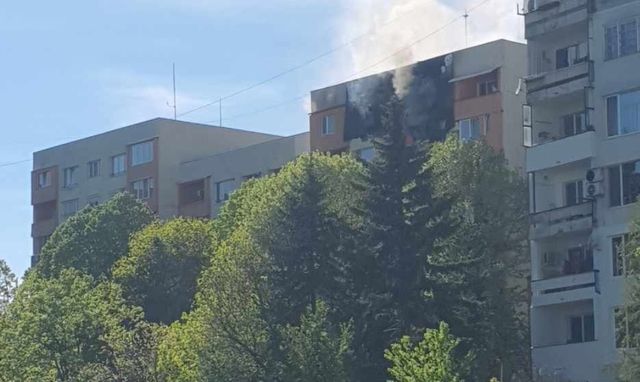 Трима души загинаха при голям пожар в столичния квартал „Люлин“