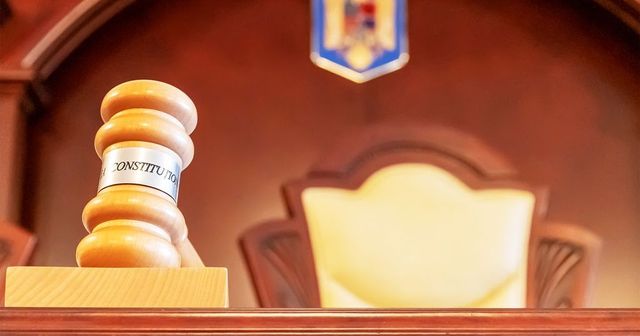 CCR discută sesizarea privind primul pachet de măsuri fiscale adoptate de guvern