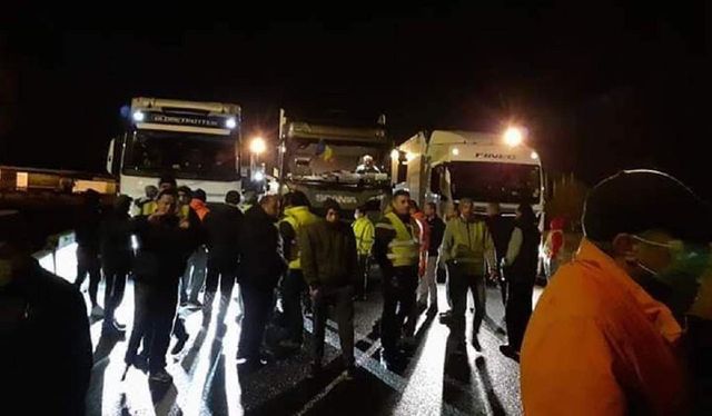 CORONAVIRUS Șoferi români de camion, blocați la granița dintre Italia și Slovenia