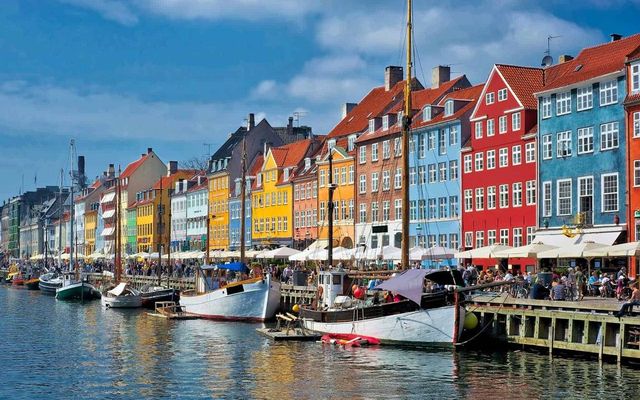 Danemarca interzice accesul turiștilor români începând cu 1 august