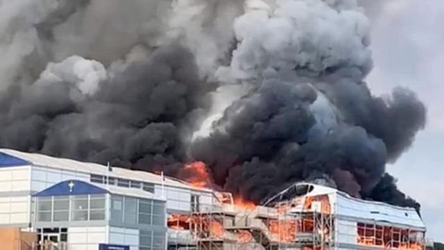 Incendio a Guidonia, a fuoco una tribuna al golf club Marco Simone dove si è tenuta la Ryder Cup