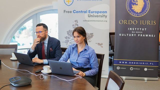 Nemzetközi megfigyelő: ki kell vizsgálni az adatlopási és az erdélyi ügyet!