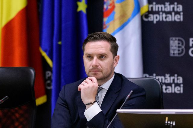 Primarul general al Capitalei vrea plafonarea salariilor directorilor din companiile municipale