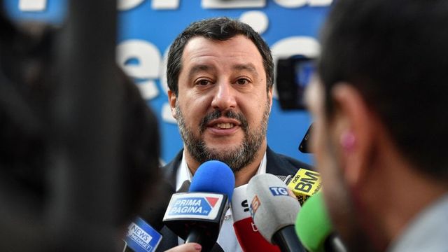 Lega,Salvini a Cittadella Carnevale Viareggio: carristi chiudono portoni