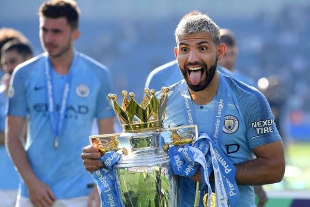 Pep Guardiola Challenges Sergio Aguero to Earn New Manchester City Deal
