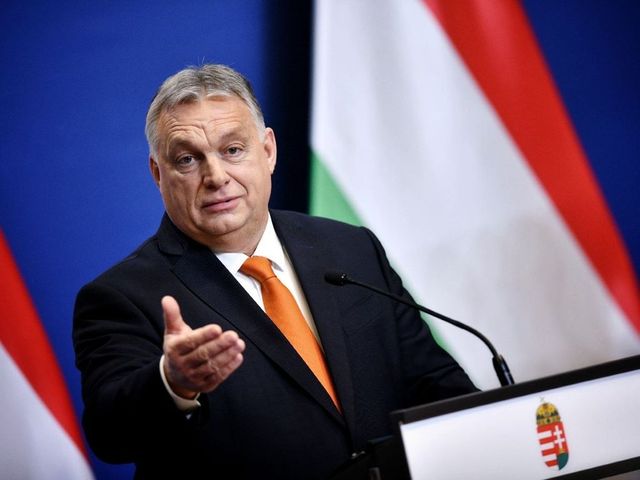 Orbán meghívta a Karmelitába Jeszenszky Gézát egy beszélgetésre