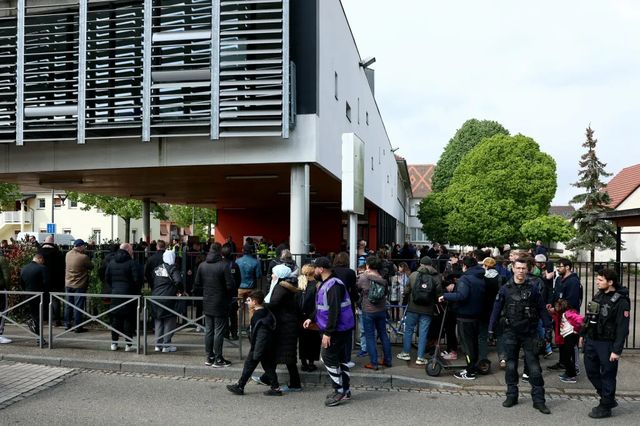 Două fetițe, rănite într-un atac cu cuțitul lângă o școală din estul Franței. Agresorul a fost arestat