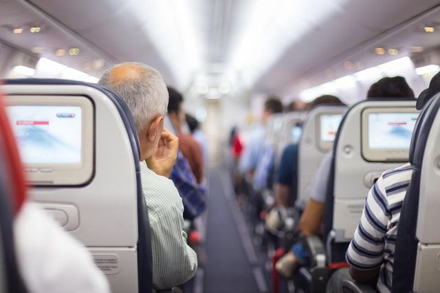 Regulă nou pentru pasagerii din avioane