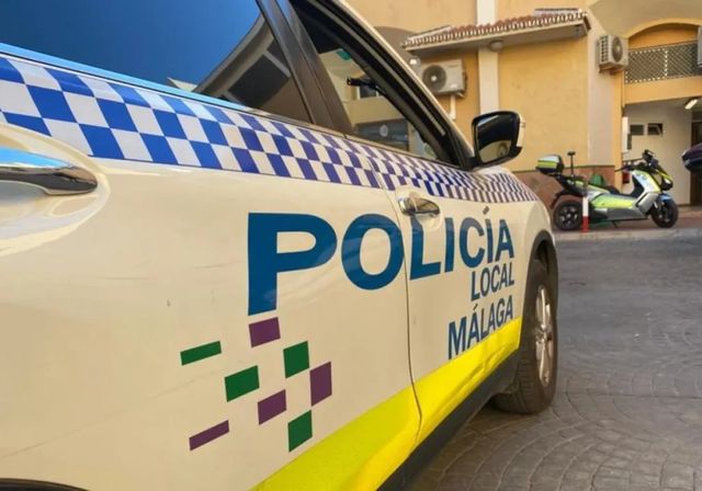 Vende las joyas de la anciana a la que cuida en Málaga e intenta tirarse por la ventana cuando su familia la descubre