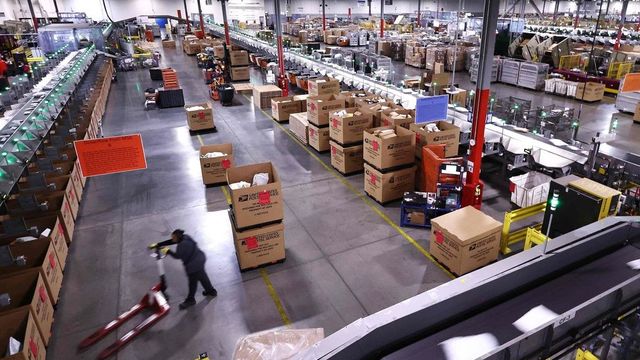 India Temporarily Suspends Mail Services Following Trump’s Tariff Hike