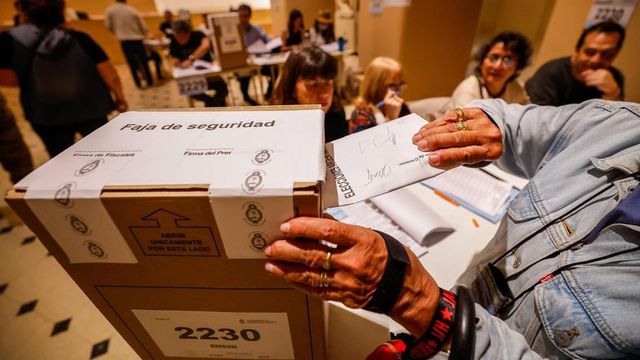 Massa al 35,9%, Milei al 30,5%, Argentina vota così