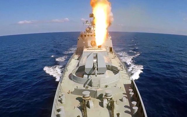 Rusia își echipează navele din Marea Neagră cu arme ce pot învinge scuturile anti-rachetă