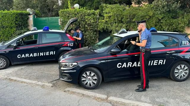 Uccide la ex moglie a coltellate a La Spezia e si costituisce