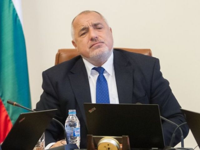 Австрия ще получи защитни облекла от български фирми