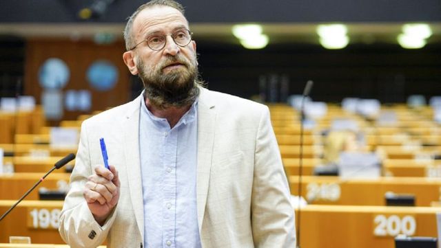 Eurodeputatul care a participat la orgia din Bruxelles a demisionat