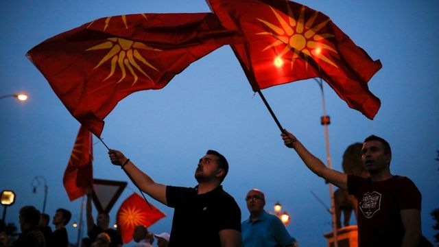 Parlamentul macedonean aprobă schimbarea numelui țării