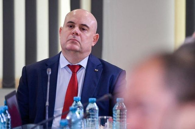 Procurorul general al Bulgariei, acuzat că apără oligarhii, a fost demis