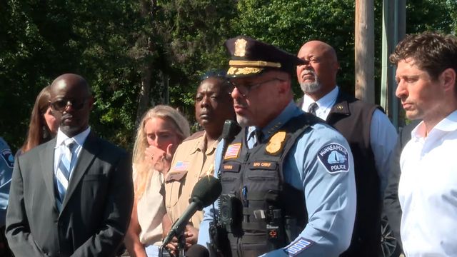 Atac armat la o școală catolică din Minneapolis: 2 copii morți, 17 persoane rănite
