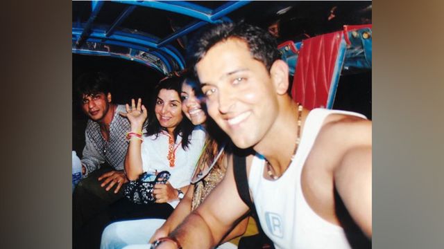 This Throwback Picture of Shah Rukh, Gauri, Hrithik And Farah is Filled With Nostalgia