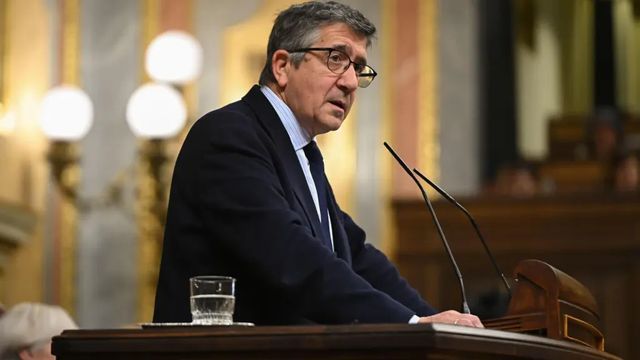 El Congreso debate regular la actividad de los periodistas para vetar el acceso de agitadores