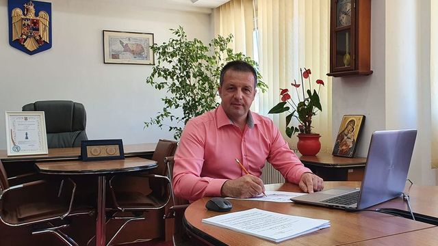 Primarul orașului Brăila, despre mască: O să ne interziceți să deschidem și geamul
