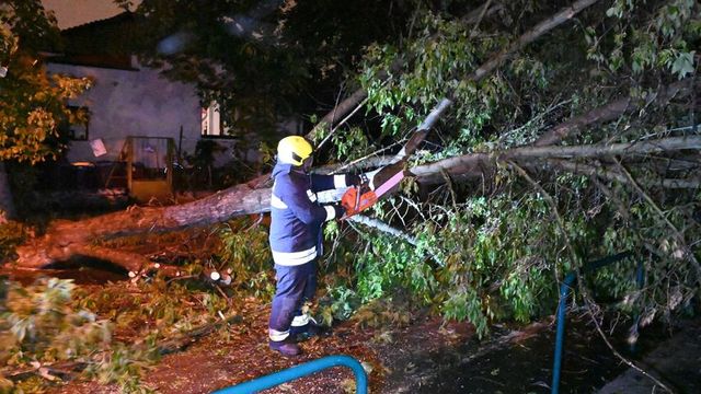 Jelentős késésekre kell számítani a vasúti közlekedésben vihar miatt