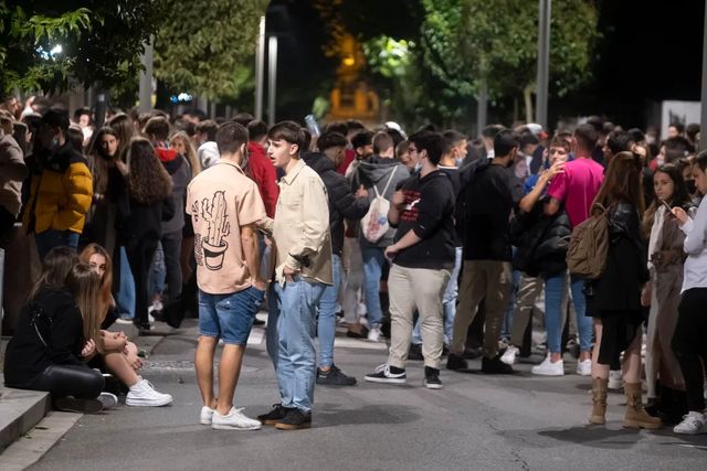 Al menos 27 menores, presuntamente encerrados en un cuarto durante una redada en una discoteca de Gran Canaria