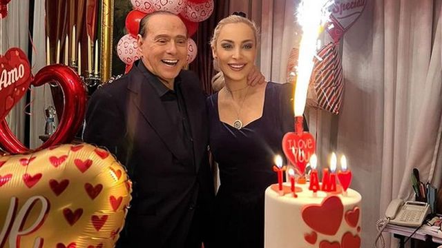 Marta Fascina, il messaggio a Berlusconi per San Valentino tra cuori e palloncini