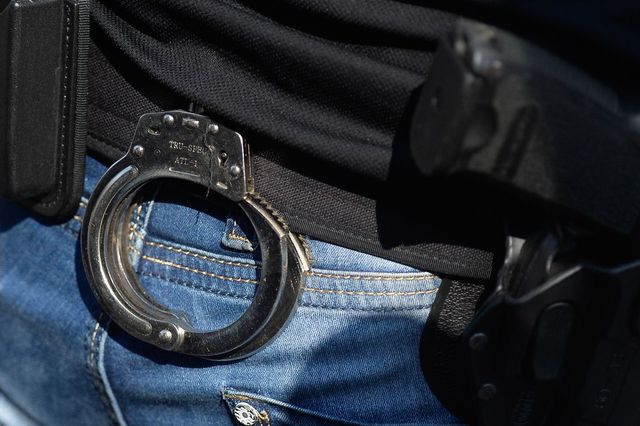 Captură la frontiera cu Ucraina: 580.000 de dolari, ascunși în cartușe de țigări