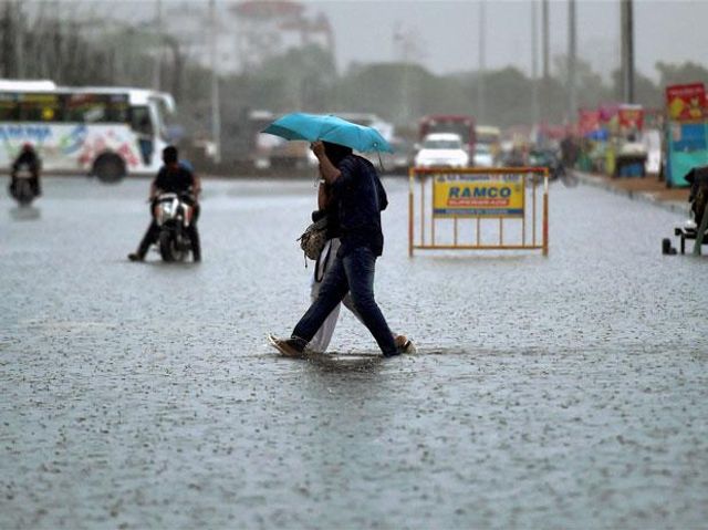 Rains lash Chennai, waterlogging reported in several areas