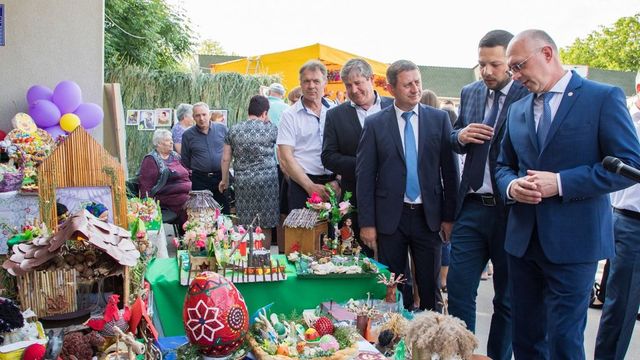 Pavel Filip la hramul din satul Sireți. De ce surprize au mai avut parte localnicii