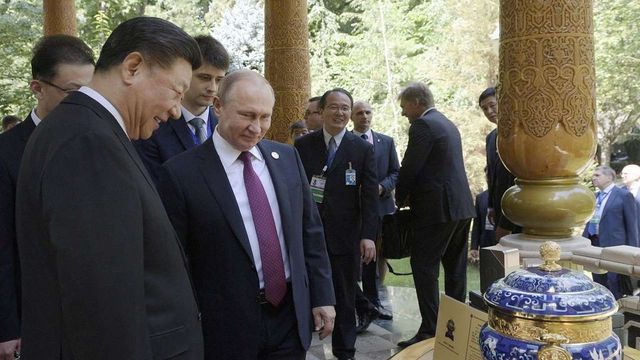Vladimir Putin gifts Xi Jinping ice cream on his 66th birthday