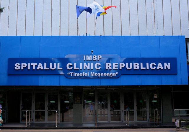 Premiera in chirurgia din Moldova! Medicii au operat dupa o metoda noua o pacienta care avea o tumora la plamani