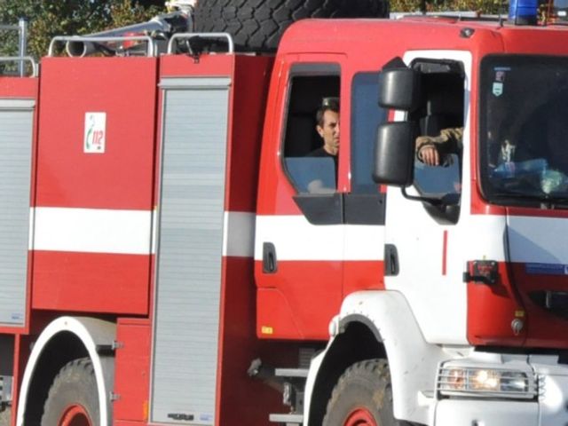 Запали се старото сметище до оръжейния завод „Арсенал“